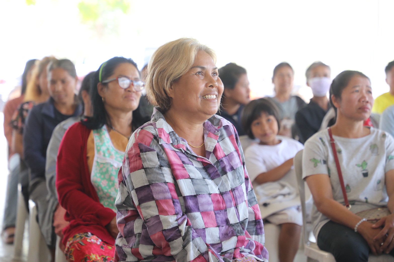 title - เลขาฯ ส.ป.ก. รุดให้กำลังใจพี่น้องเกษตรกรในเขตปฏิรูปที่ดินพื้นที่ชายแดนอุบลฯ ใกล้จุดสู้รบเพียง 7 กม.